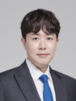 Chang-Seok Lee